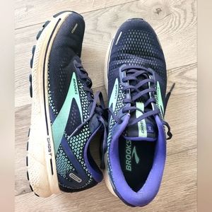 Women's Ghost Brooks size 12 tennis shoes
